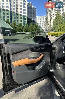 Внедорожник / Кроссовер Audi RS Q8 2021 в 