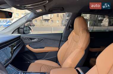 Внедорожник / Кроссовер Audi RS Q8 2025 в 