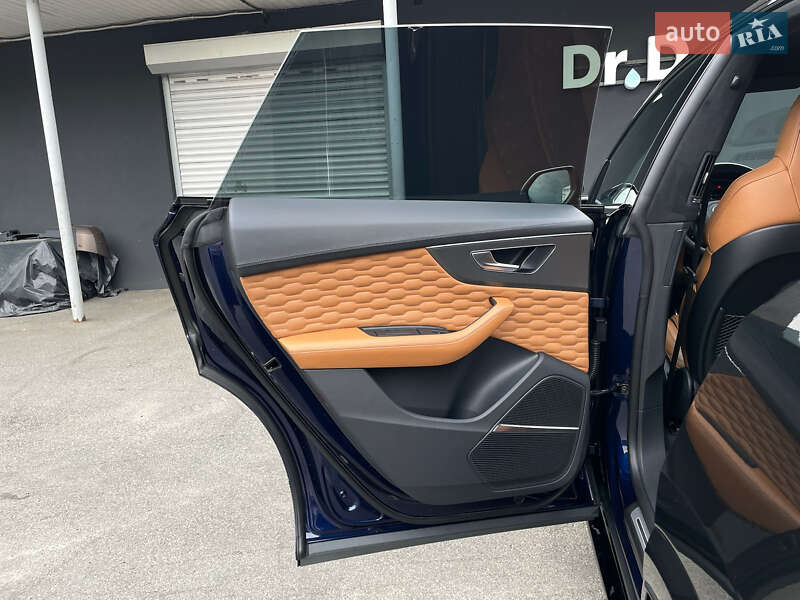 Внедорожник / Кроссовер Audi RS Q8 2020 в Киеве