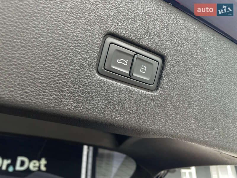 Внедорожник / Кроссовер Audi RS Q8 2020 в Киеве