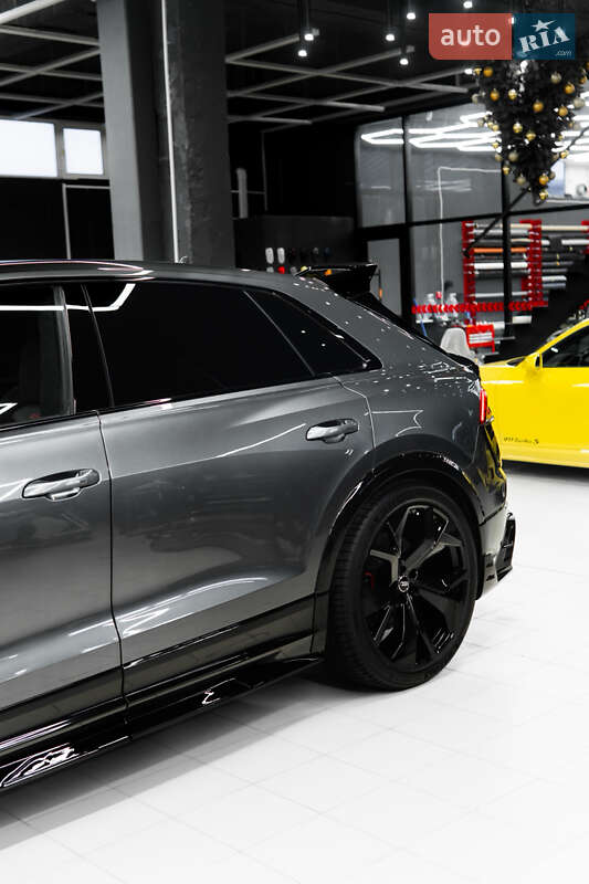 Внедорожник / Кроссовер Audi RS Q8 2020 в Ужгороде