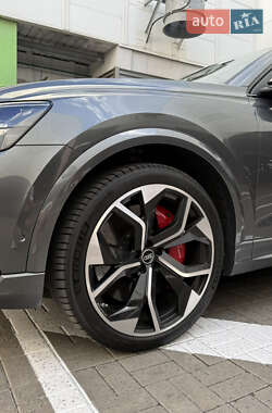 Внедорожник / Кроссовер Audi RS Q8 2020 в 