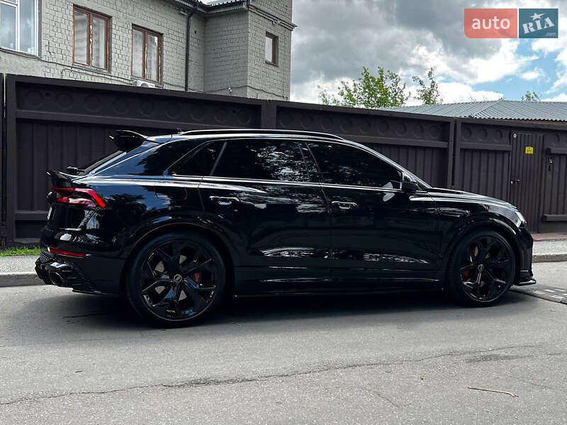Внедорожник / Кроссовер Audi RS Q8 2023 в Киеве
