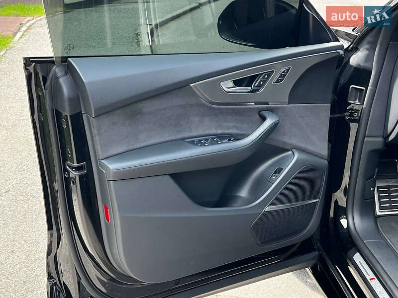 Внедорожник / Кроссовер Audi RS Q8 2023 в Киеве