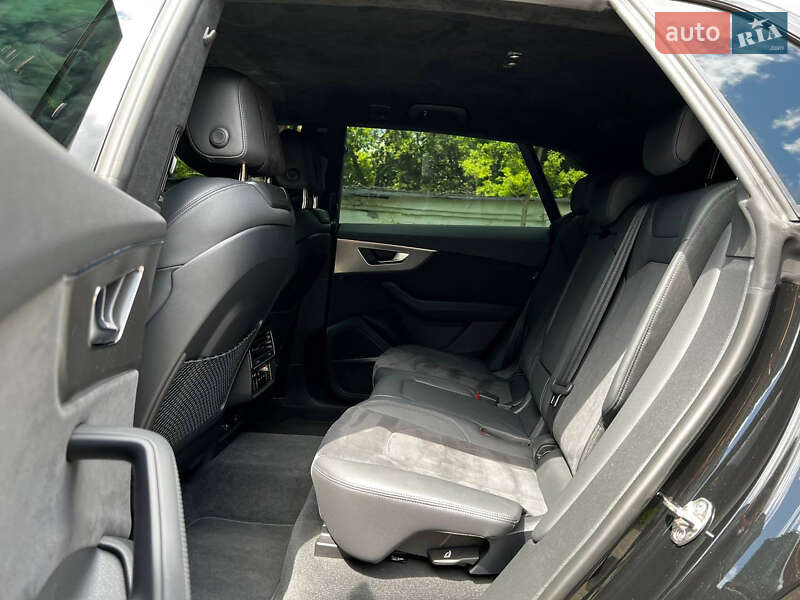 Внедорожник / Кроссовер Audi RS Q8 2023 в Киеве