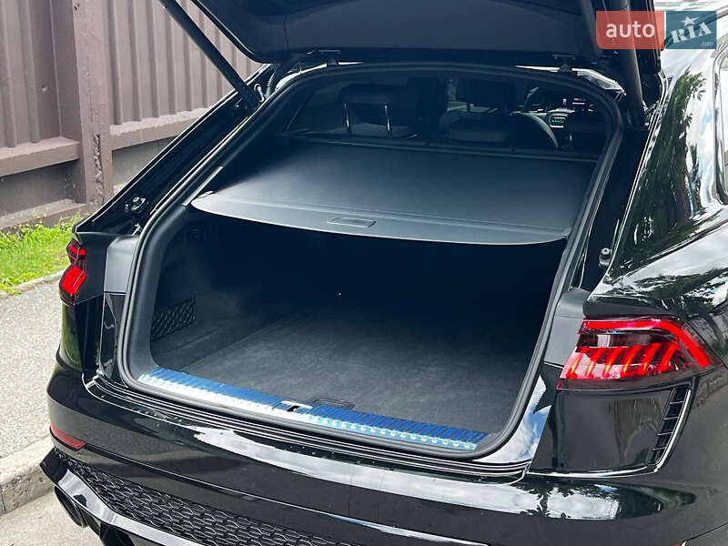 Внедорожник / Кроссовер Audi RS Q8 2023 в Киеве