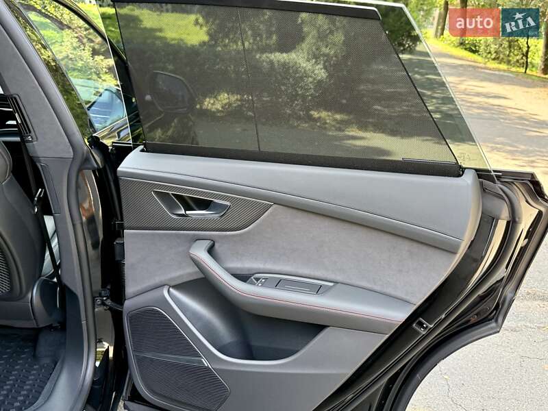 Внедорожник / Кроссовер Audi RS Q8 2025 в Киеве