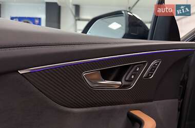 Внедорожник / Кроссовер Audi RS Q8 2024 в 