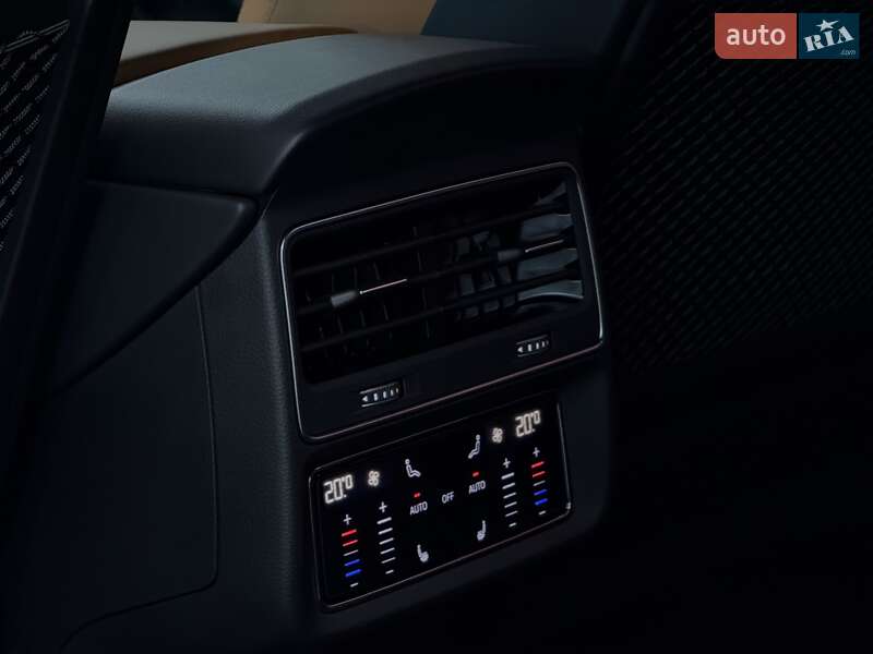 Внедорожник / Кроссовер Audi RS Q8 2024 в Тернополе