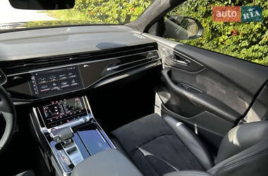 Внедорожник / Кроссовер Audi RS Q8 2023 в 