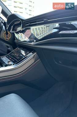 Позашляховик / Кросовер Audi RS Q8 2021 в 
