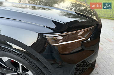 Позашляховик / Кросовер Audi RS Q8 2023 в 