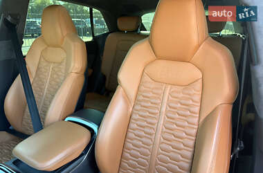 Позашляховик / Кросовер Audi RS Q8 2021 в 