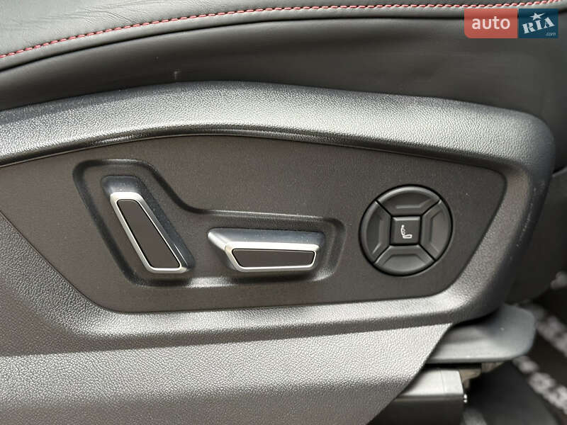 Внедорожник / Кроссовер Audi RS Q8 2024 в Киеве
