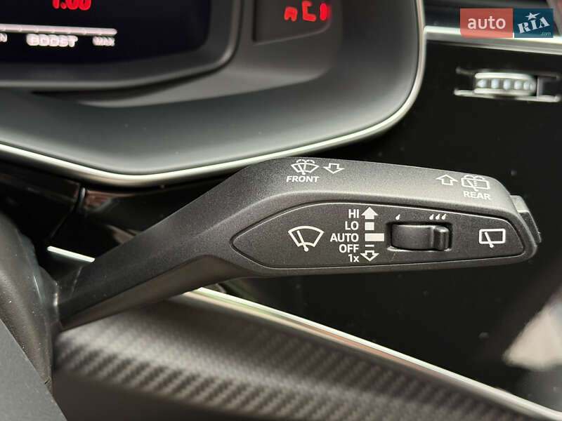 Внедорожник / Кроссовер Audi RS Q8 2024 в Киеве