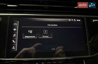 Позашляховик / Кросовер Audi RS Q8 2020 в 