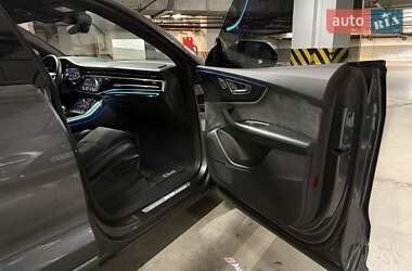 Позашляховик / Кросовер Audi RS Q8 2020 в 
