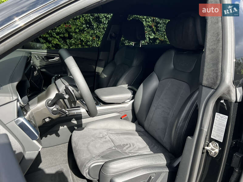 Внедорожник / Кроссовер Audi RS Q8 2023 в Киеве