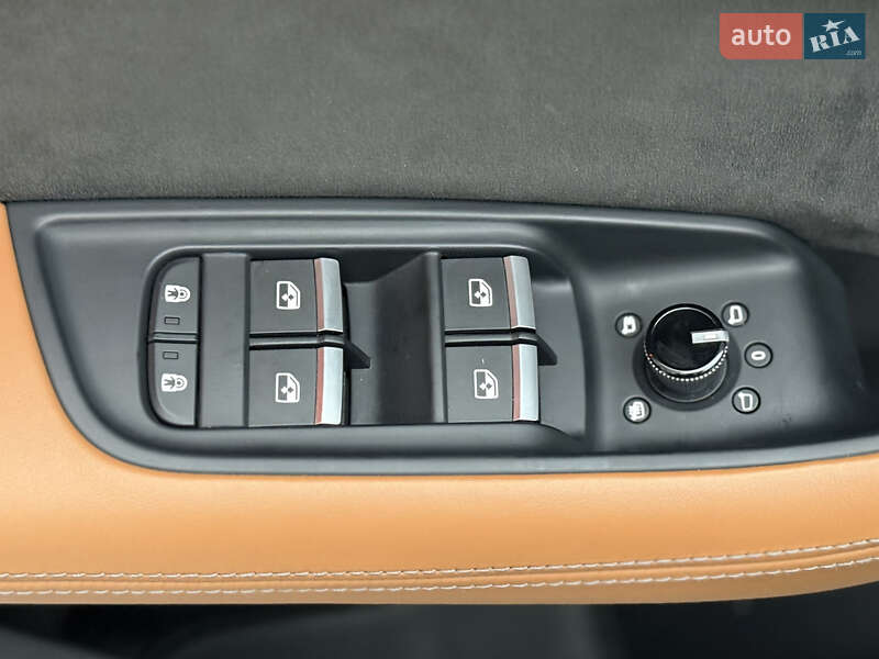 Позашляховик / Кросовер Audi RS Q8 2020 в Києві