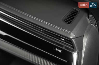 Позашляховик / Кросовер Audi RS Q8 2023 в 