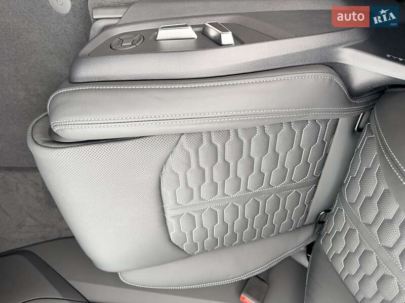 Внедорожник / Кроссовер Audi RS Q8 2025 в Киеве фото 18 Внедорожник / Кроссовер Audi RS Q8 2025 в Киеве