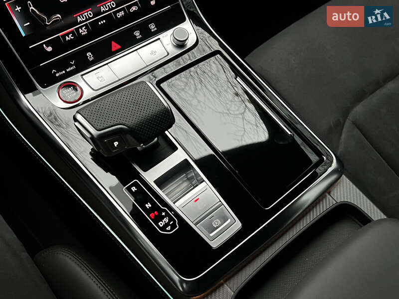 Внедорожник / Кроссовер Audi RS Q8 2023 в Киеве фото 16 Внедорожник / Кроссовер Audi RS Q8 2023 в Киеве