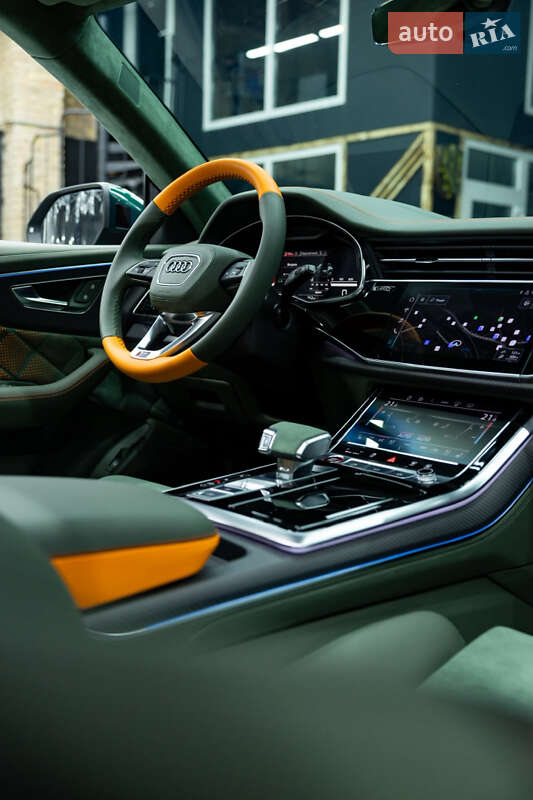 Позашляховик / Кросовер Audi RS Q8 2025 в Дніпрі фото 24 Позашляховик / Кросовер Audi RS Q8 2025 в Дніпрі