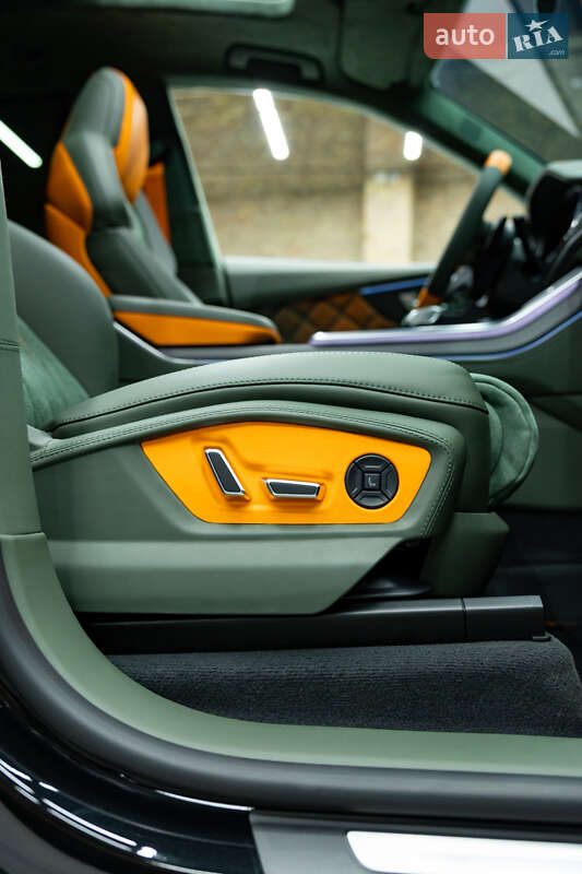 Позашляховик / Кросовер Audi RS Q8 2025 в Дніпрі фото 29 Позашляховик / Кросовер Audi RS Q8 2025 в Дніпрі