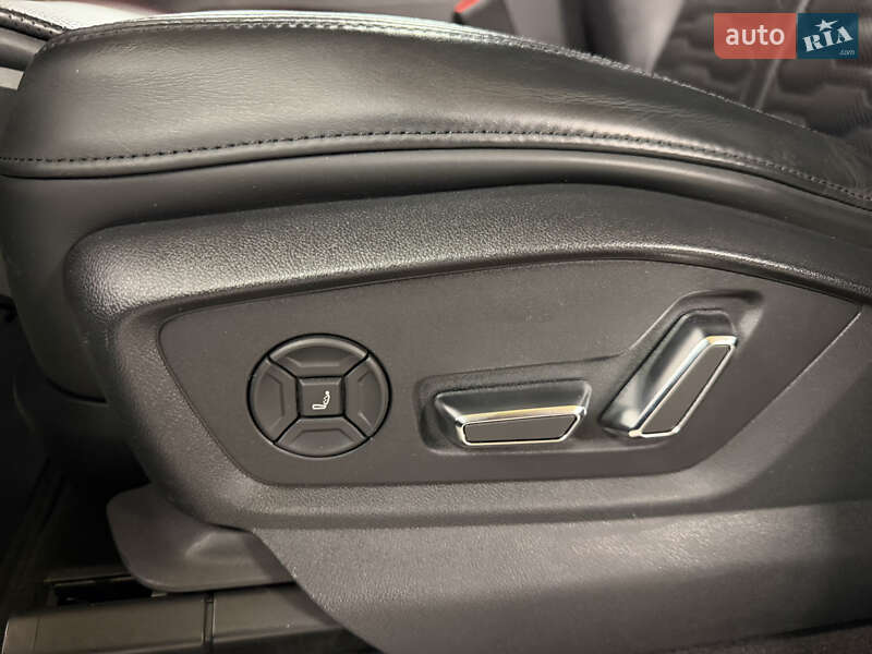 Внедорожник / Кроссовер Audi RS Q8 2023 в Киеве