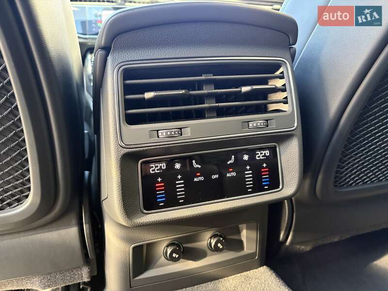 Внедорожник / Кроссовер Audi RS Q8 2025 в Киеве