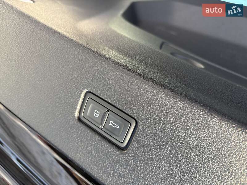Внедорожник / Кроссовер Audi RS Q8 2025 в Киеве