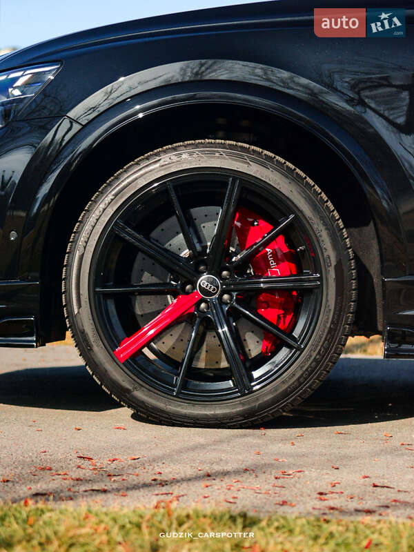 Внедорожник / Кроссовер Audi RS Q8 2025 в Днепре