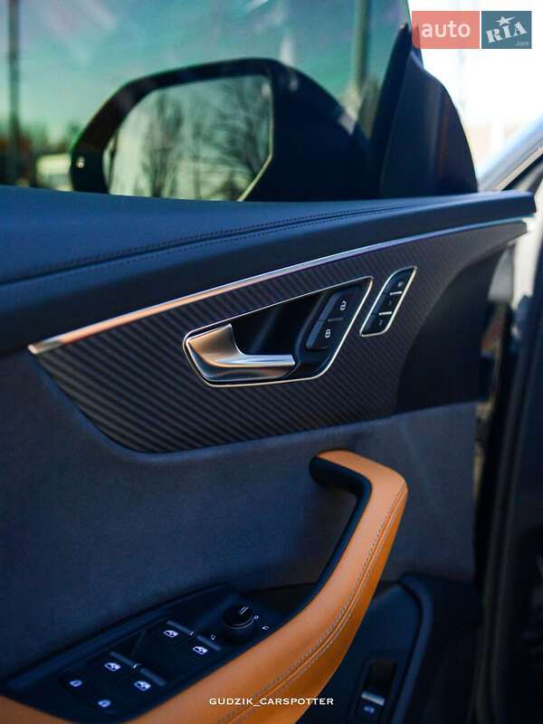 Внедорожник / Кроссовер Audi RS Q8 2025 в Днепре