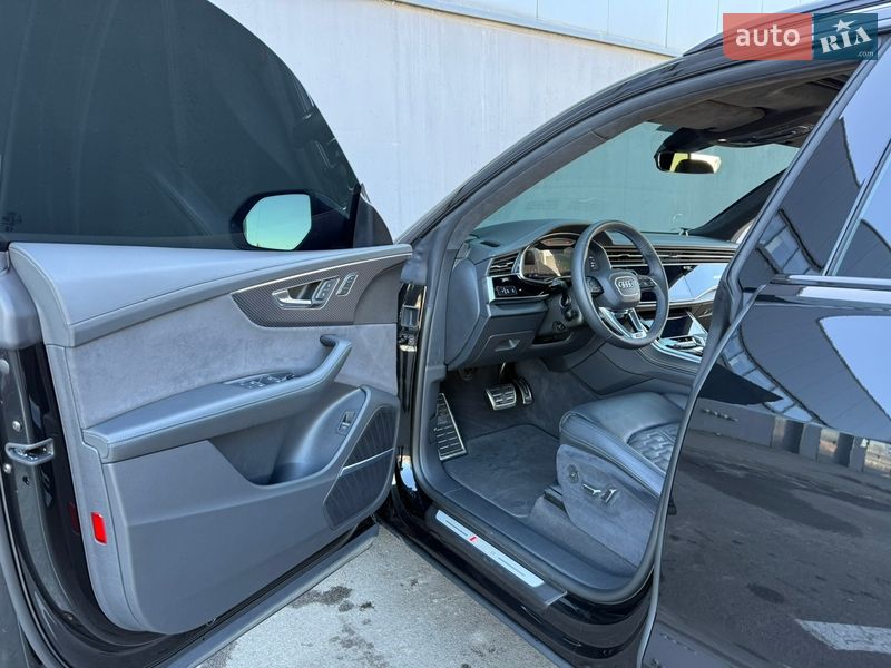 Внедорожник / Кроссовер Audi RS Q8 2025 в Киеве