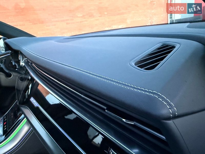 Внедорожник / Кроссовер Audi RS Q8 2025 в Киеве