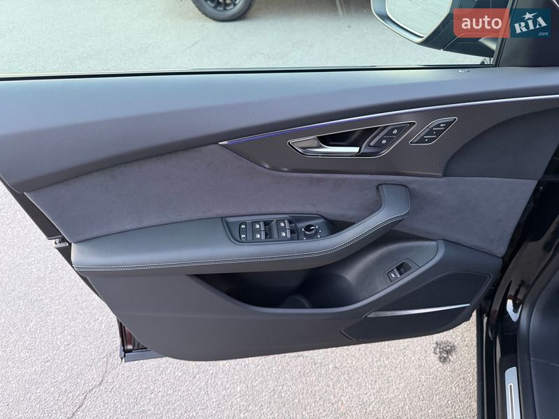 Внедорожник / Кроссовер Audi RS Q8 2025 в Киеве