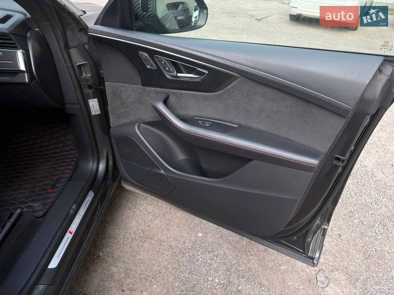 Позашляховик / Кросовер Audi RS Q8 2020 в Києві