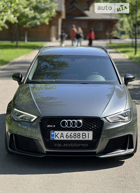 Седан Audi RS3 2016 в Киеве