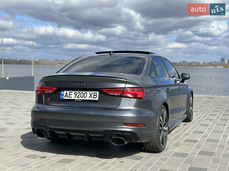 Седан Audi RS3 2018 в Днепре
