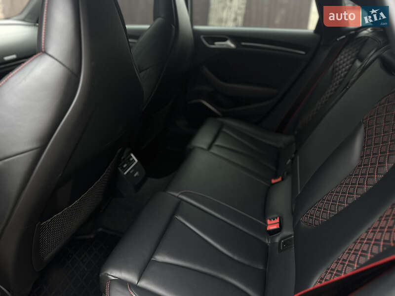 Седан Audi RS3 2018 в Днепре