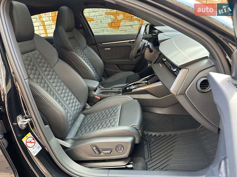 Седан Audi RS3 2021 в Киеве