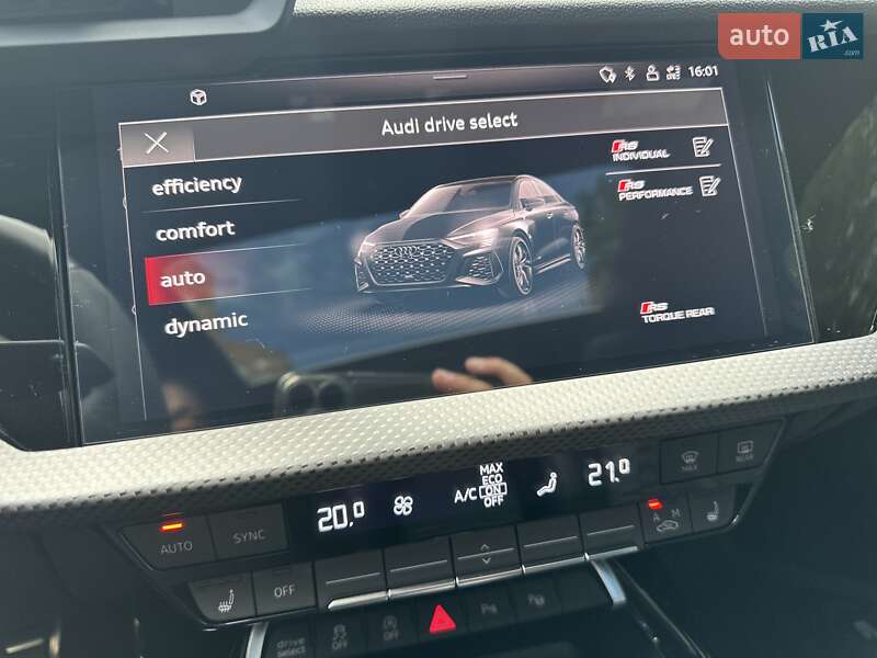 Седан Audi RS3 2021 в Киеве