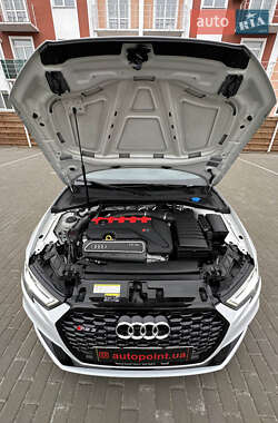 Седан Audi RS3 2018 в 