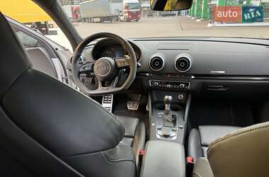Хэтчбек Audi RS3 2016 в 