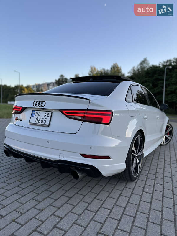 Седан Audi RS3 2017 в Львове