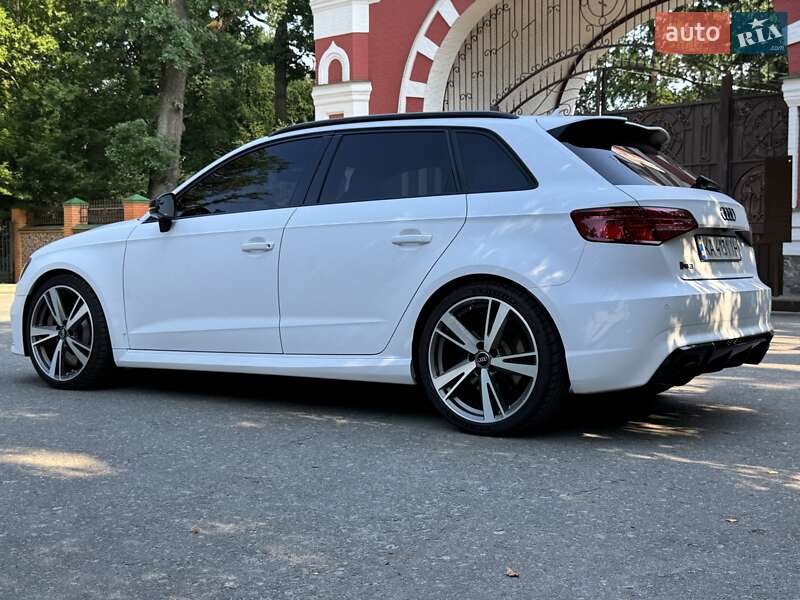 Хетчбек Audi RS3 2016 в Києві