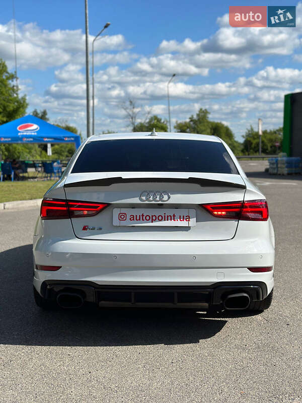 Седан Audi RS3 2018 в Білогородці