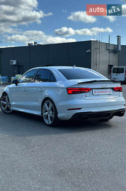 Седан Audi RS3 2018 в 