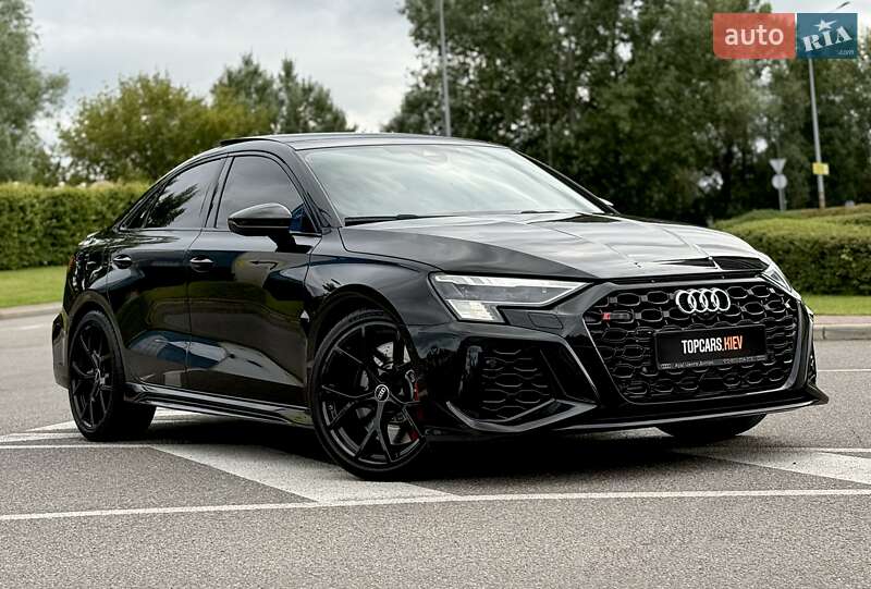 Седан Audi RS3 2022 в Киеве