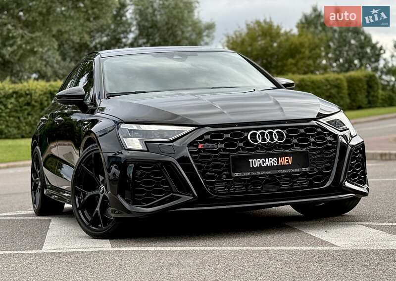 Седан Audi RS3 2022 в Киеве